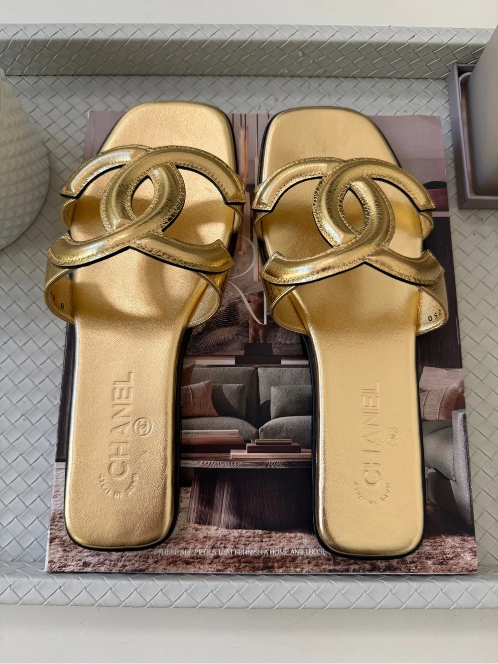 Chanel SS 26 Blazy Gold Crackled Leather CC Logo Slides Flat Mules Sandals 41 - Picture 8 of 17